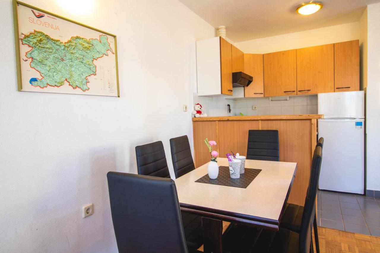 Extraordinary Apartment In Banovci Verzej Exterior photo